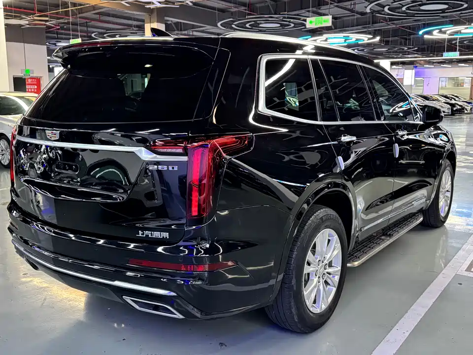 Cadillac XT6