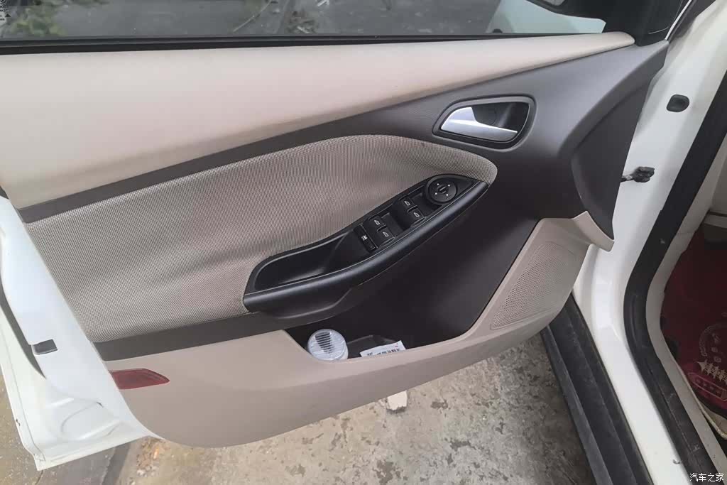 Ford Focus, 2014 7