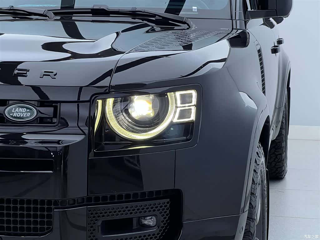 Land Rover Defender, 2024 все фото