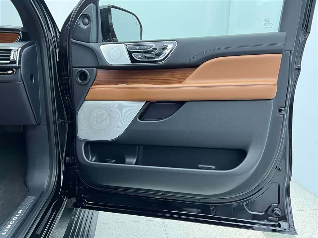 Lincoln Navigator, 2019 32