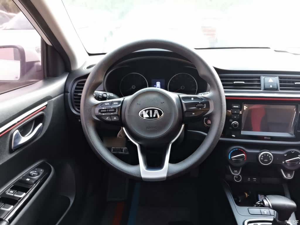 Kia KX, 2018 11