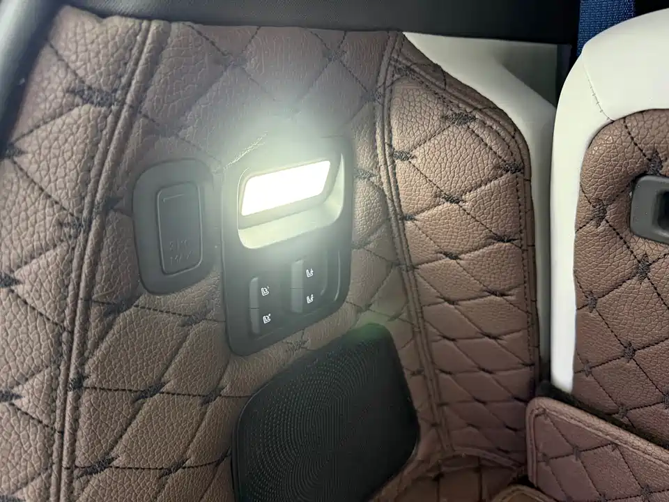 AITO Ask the world M9