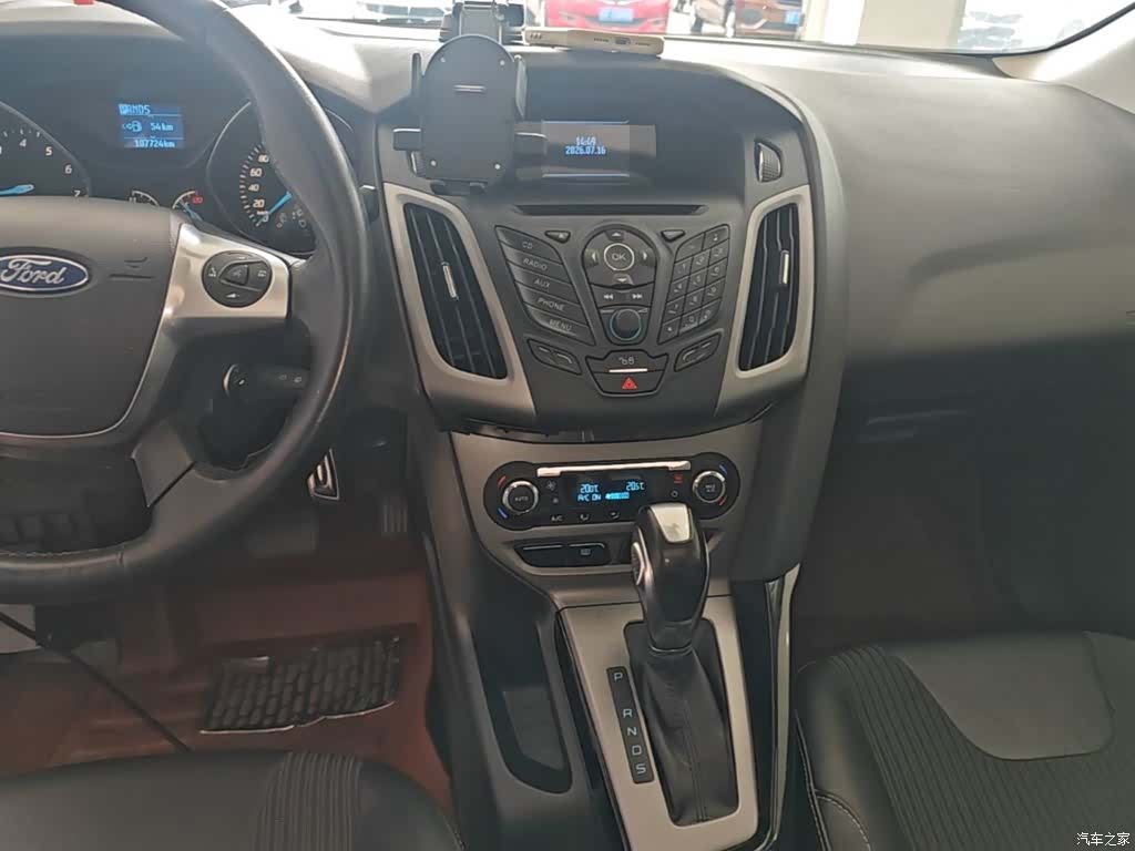 Ford Focus, 2015 9