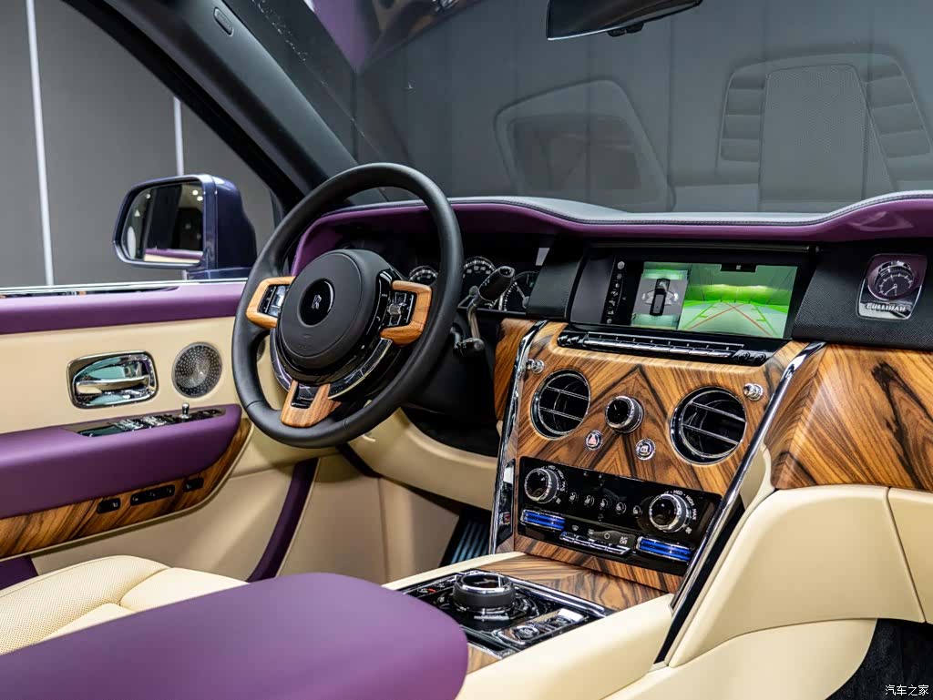 Rolls-Royce Cullinan, 2022 24