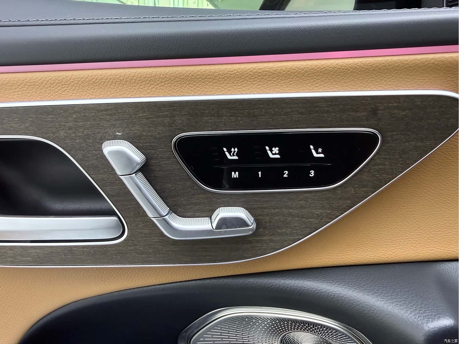 Mercedes-Benz E-Class, 2024 18