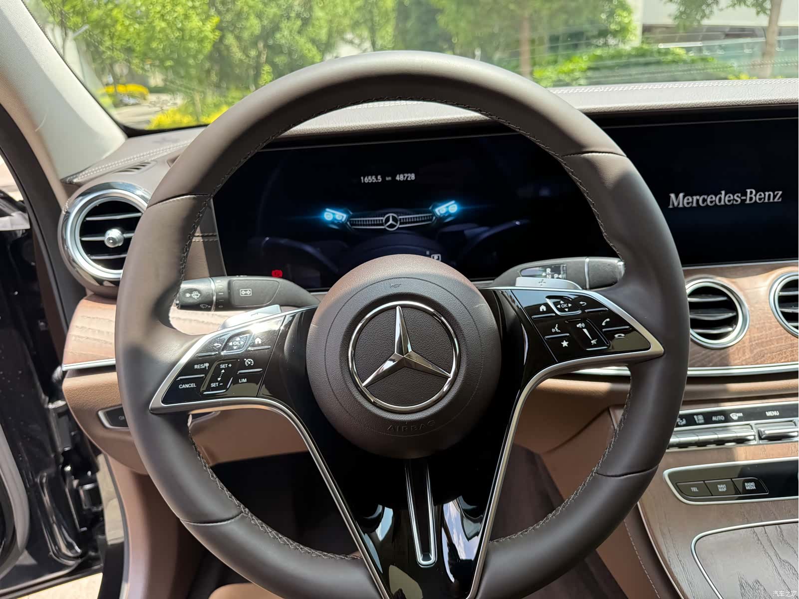 Mercedes-Benz E-Class, 2022 24