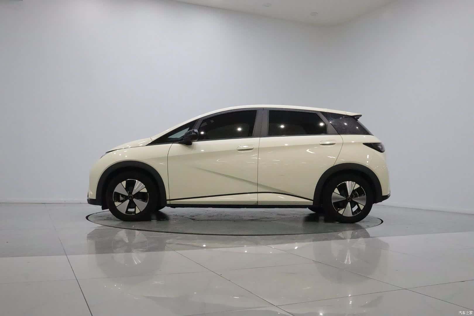 BYD Dolphin, 2023 9