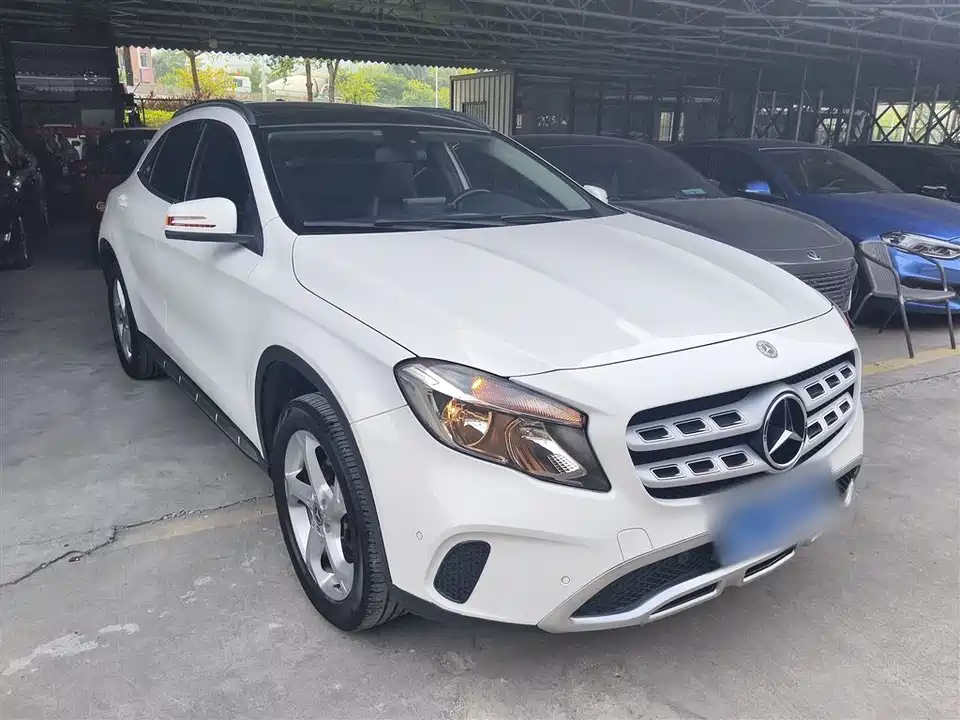 Mercedes-Benz GLA