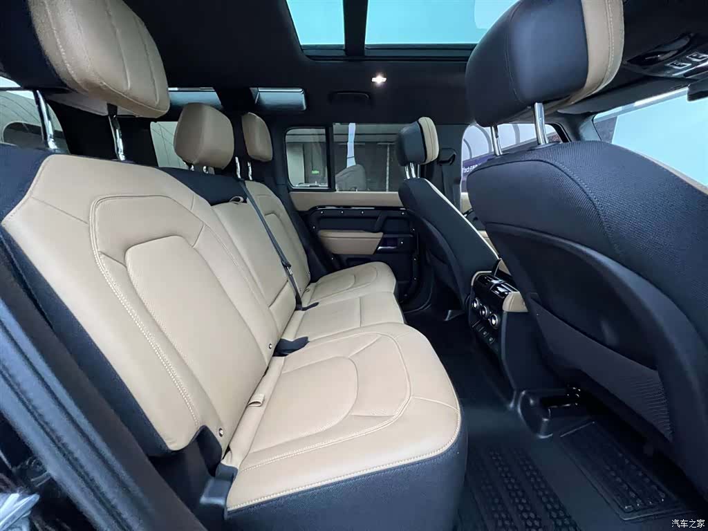 Land Rover Defender, 2025 22