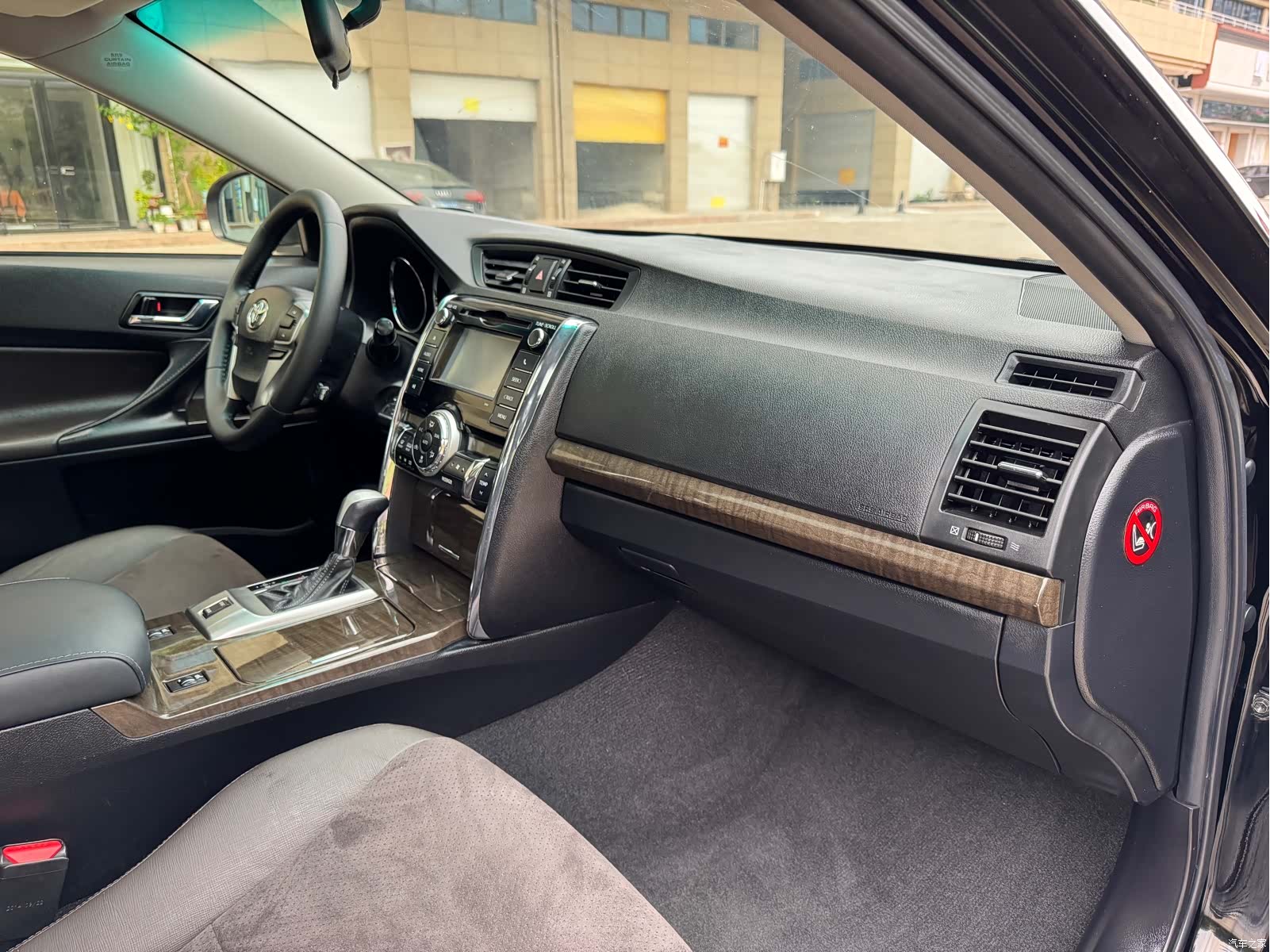 Toyota 2.5V, 2014 11