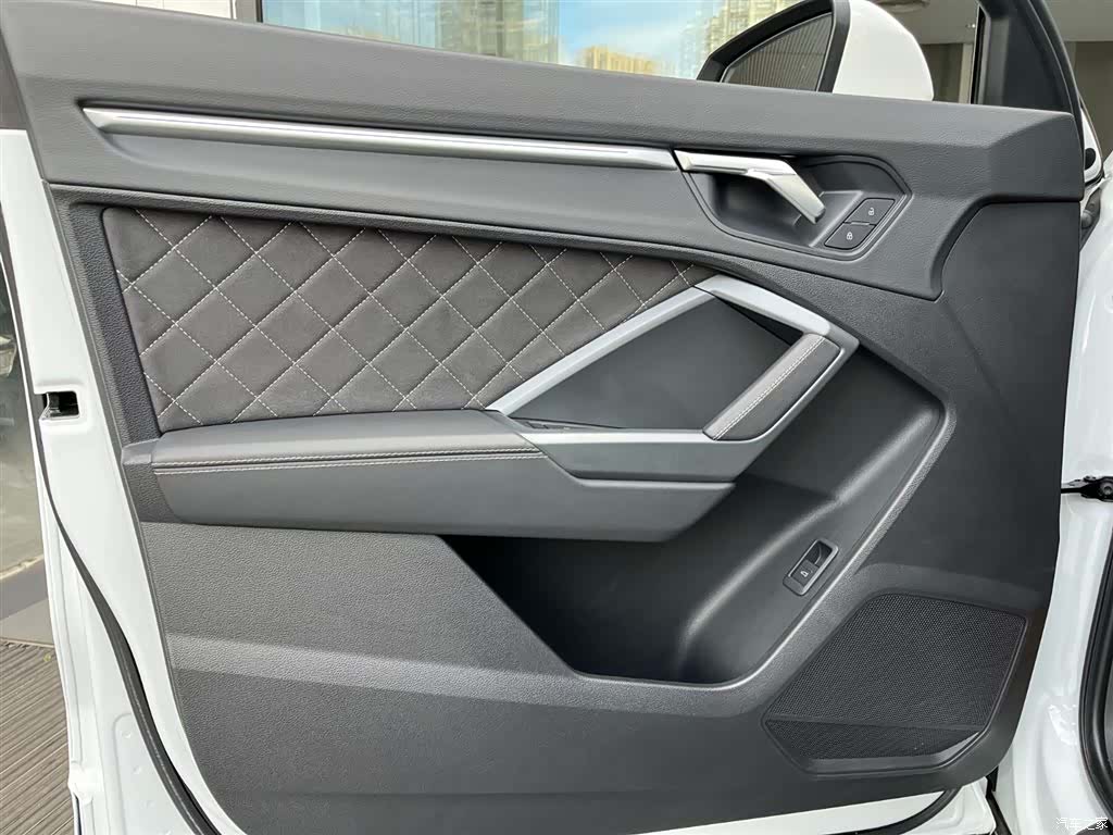 Audi Q3, 2024 13