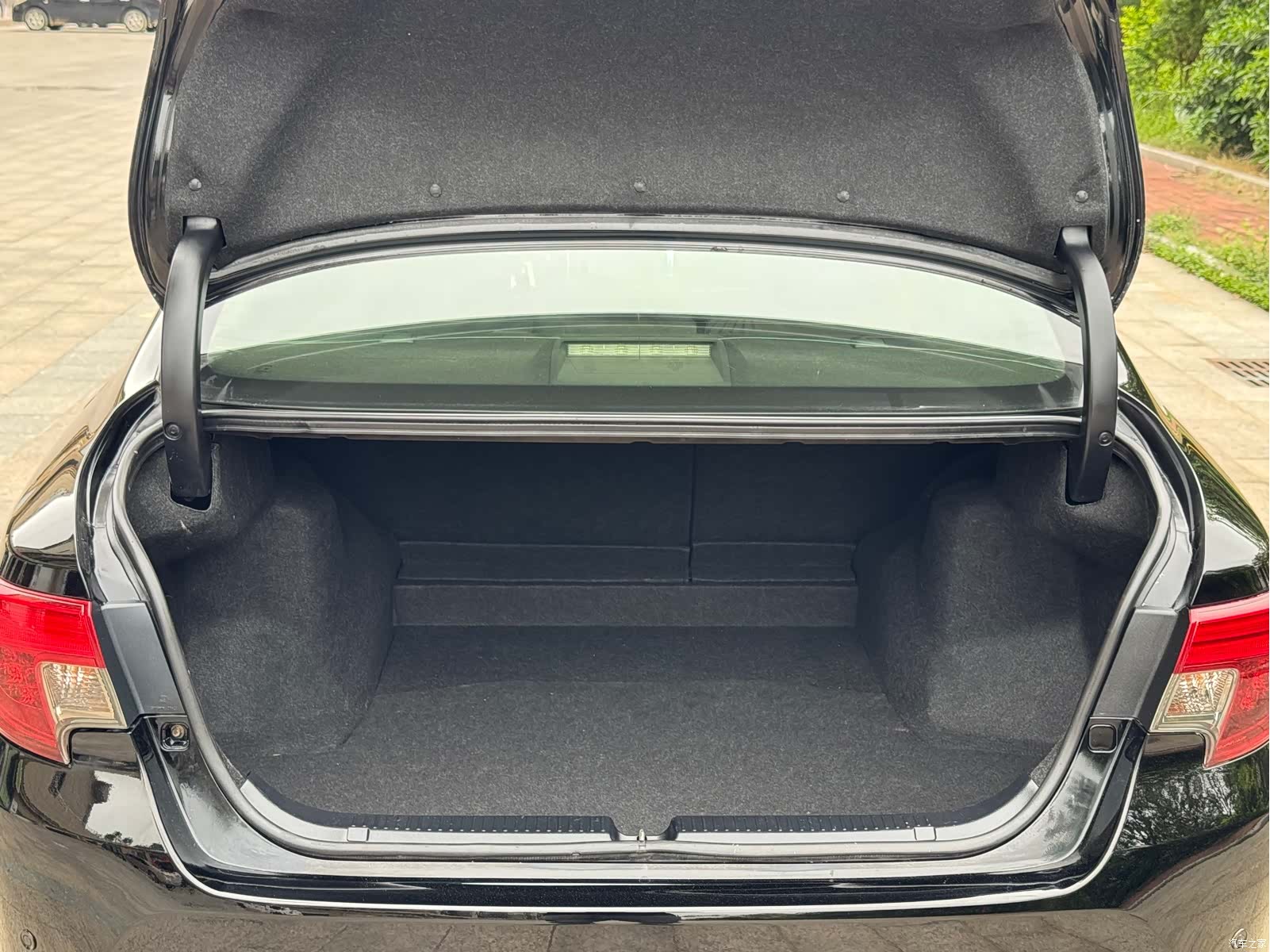 Toyota 2.5V, 2014 21