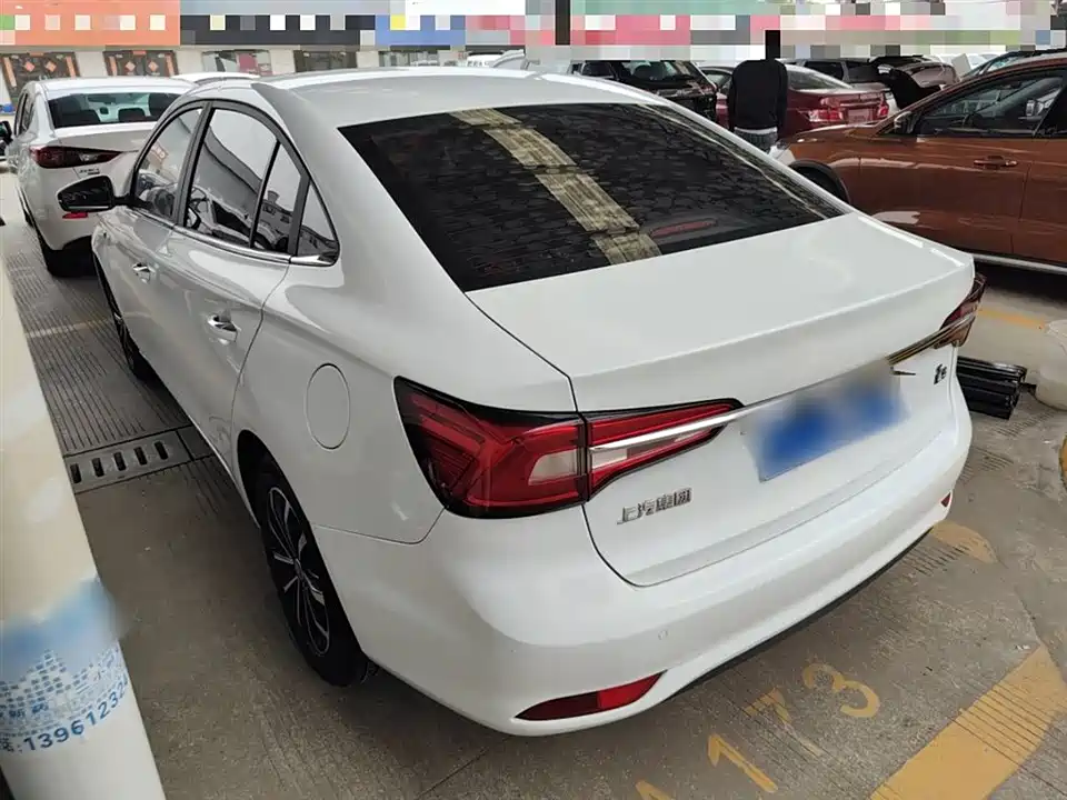 Roewe i5