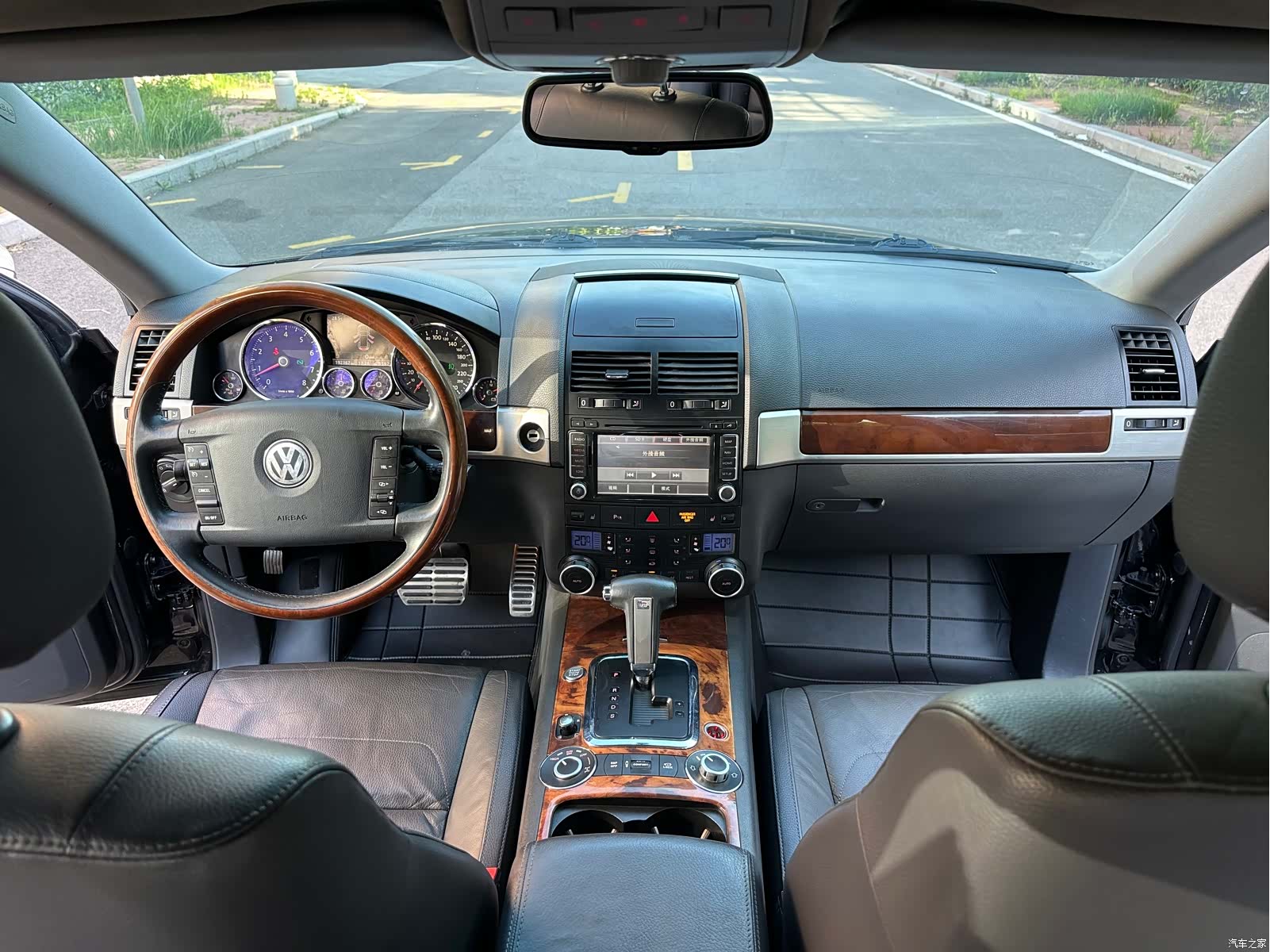 Volkswagen Touareg, 2010 11