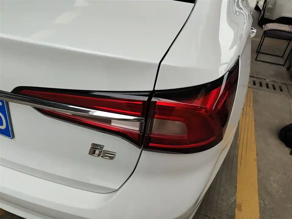 Roewe i5