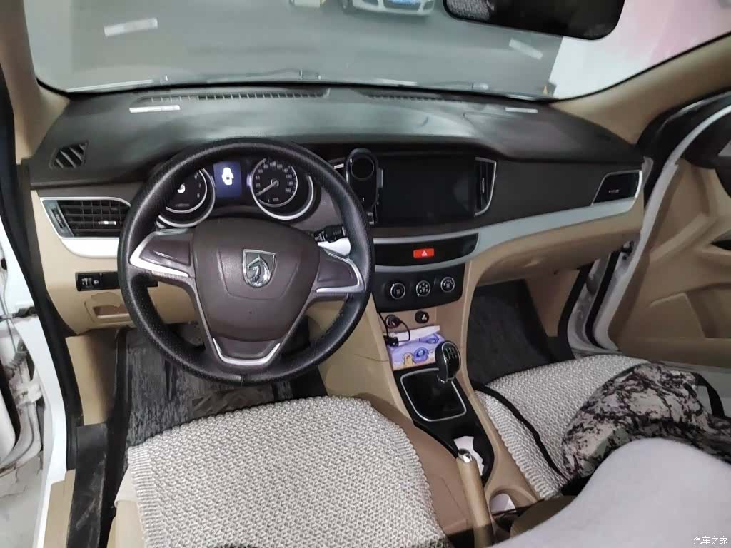 Wuling 730, 2017 10
