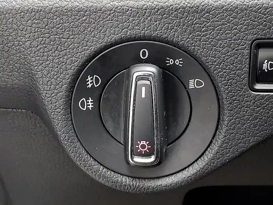 Volkswagen C-TREK Wei Collar