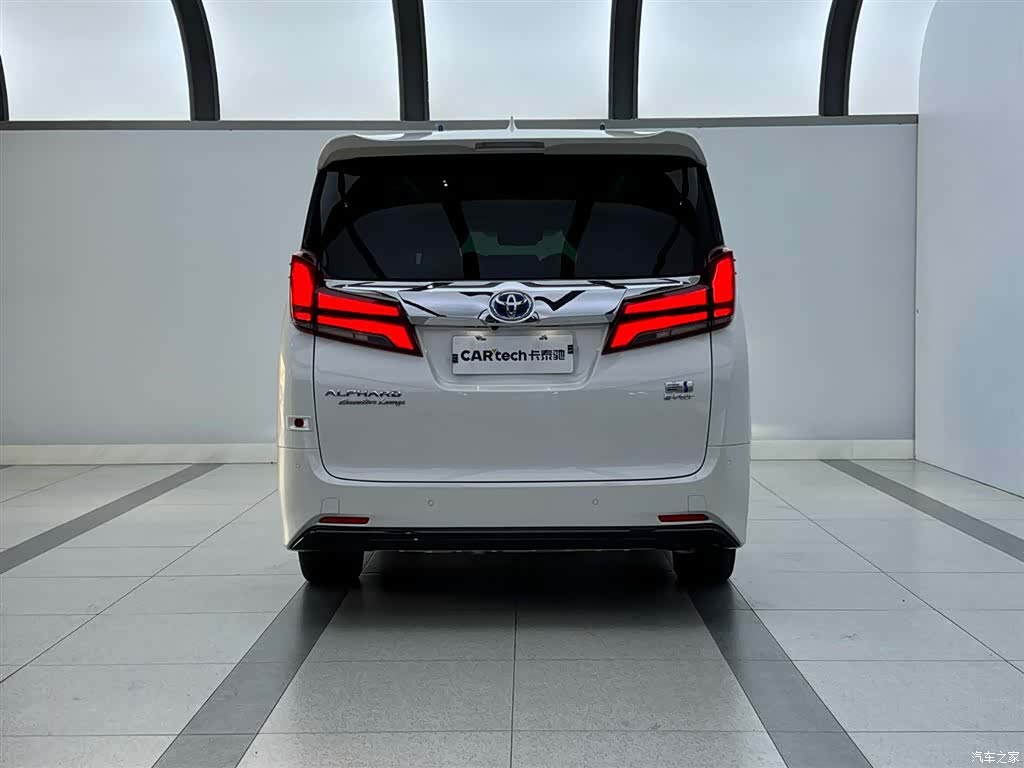 Toyota Alphard, 2022 4