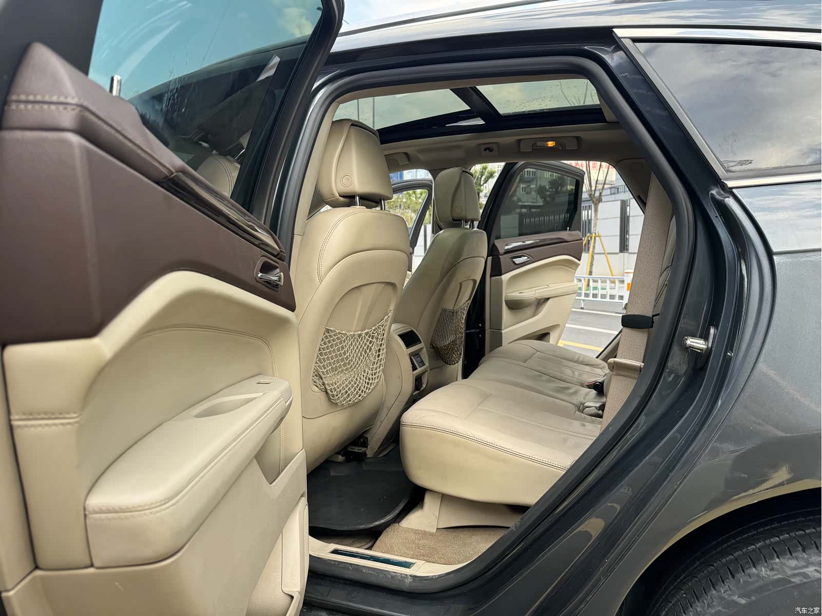 Cadillac SRX, 2010 11