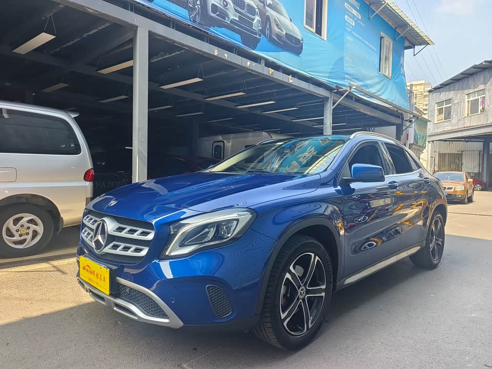 Mercedes-Benz GLA