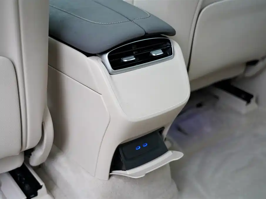 Mercedes-Benz EQS SUV