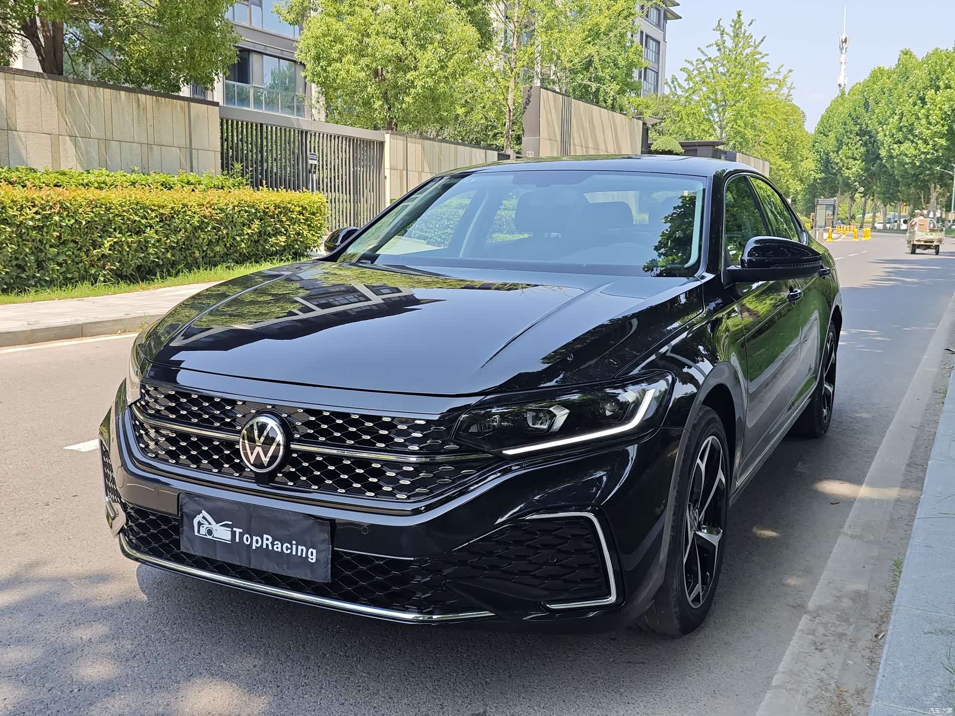 Volkswagen Passat, 2026 1