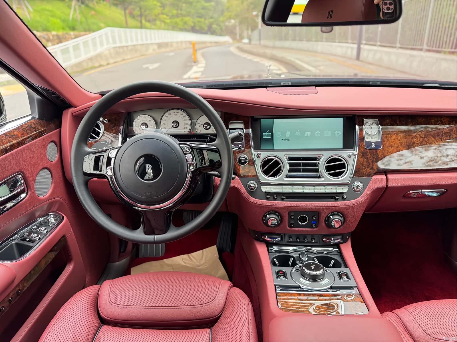 Rolls-Royce Ghost, 2017 12