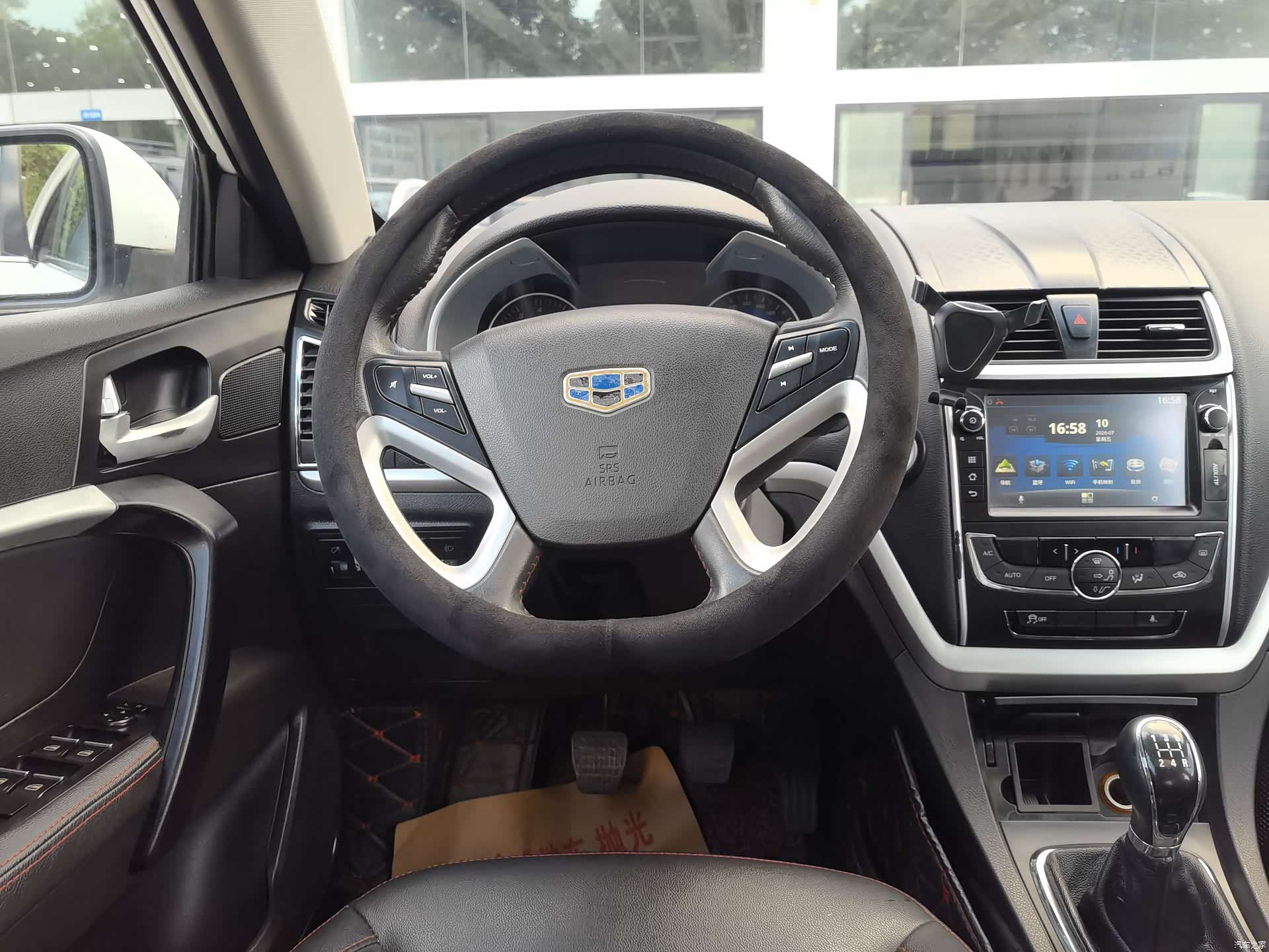 Geely Emgrand, 2015 12