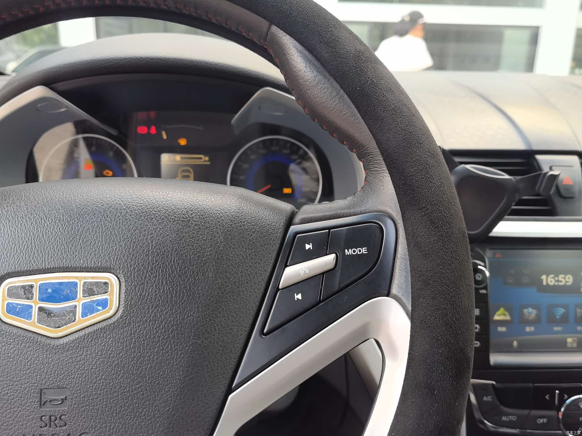 Geely Emgrand, 2015 19