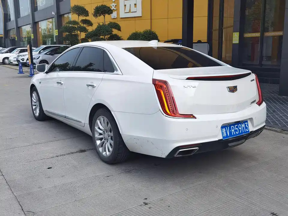 Cadillac XTS
