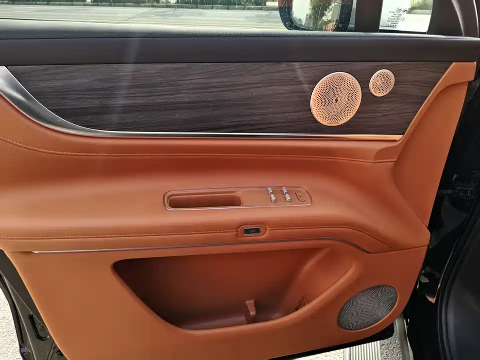 AITO Ask the world M9