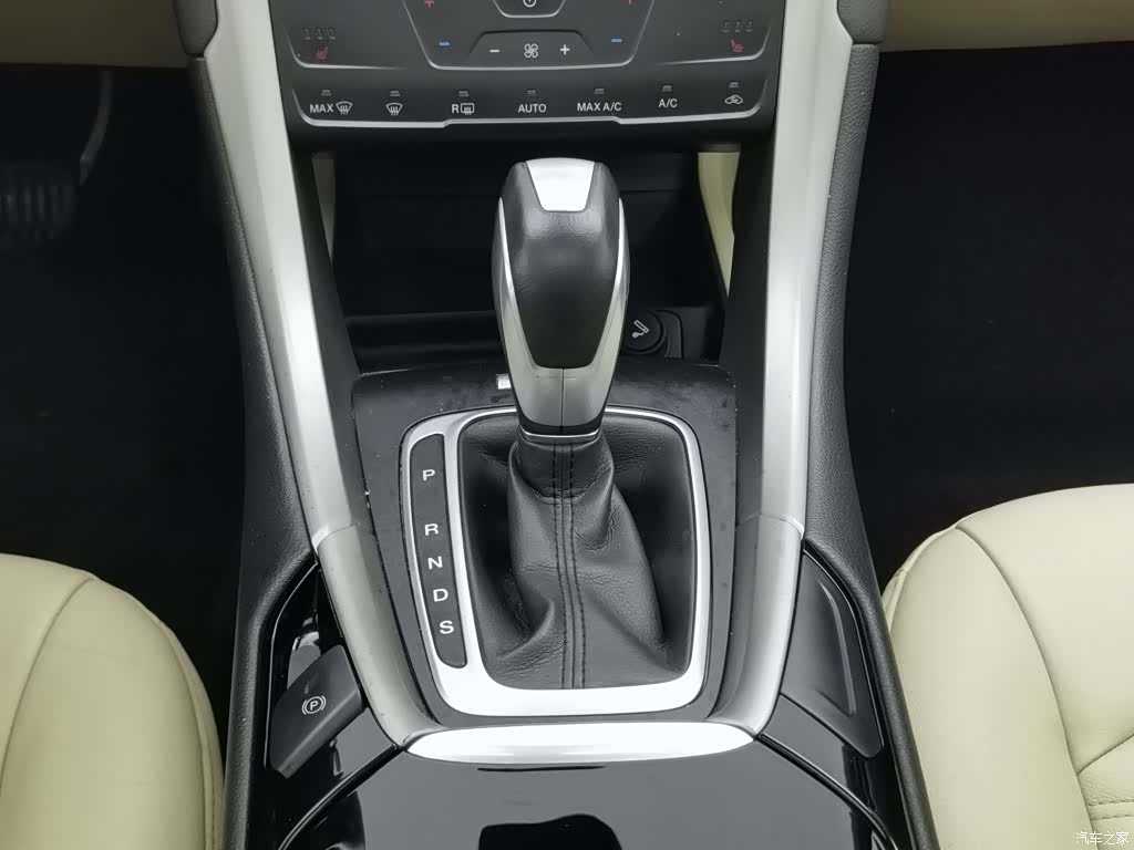 Ford Mondeo, 2014 13