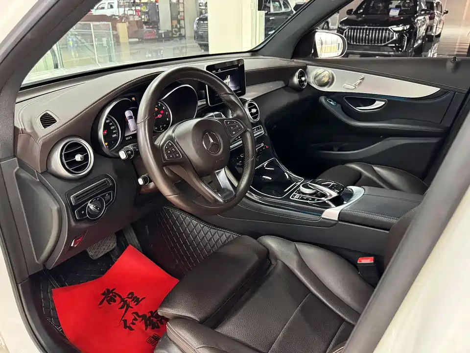 Mercedes-Benz GLC Mercedes-Benz GLC