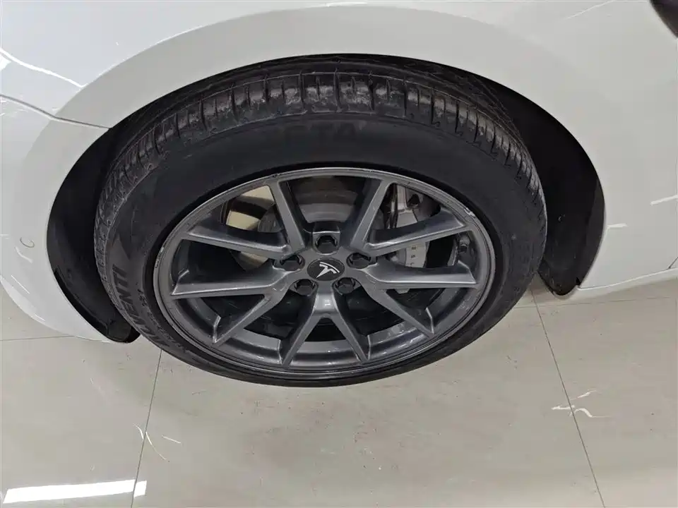 Tesla Model 3 Tesla Model 3