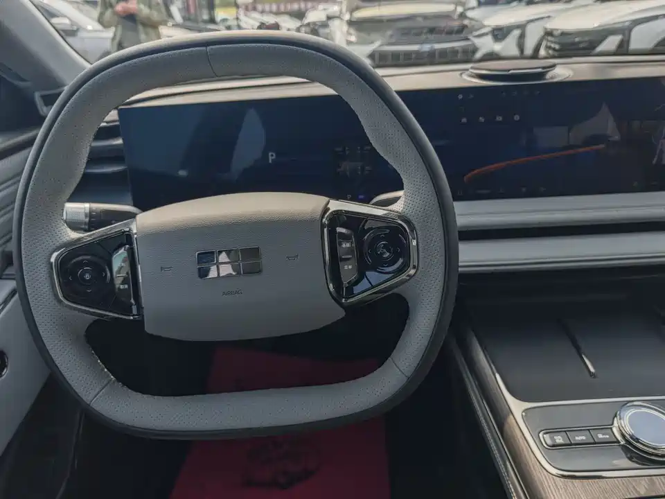 Geely Galaxy Galaxy E8