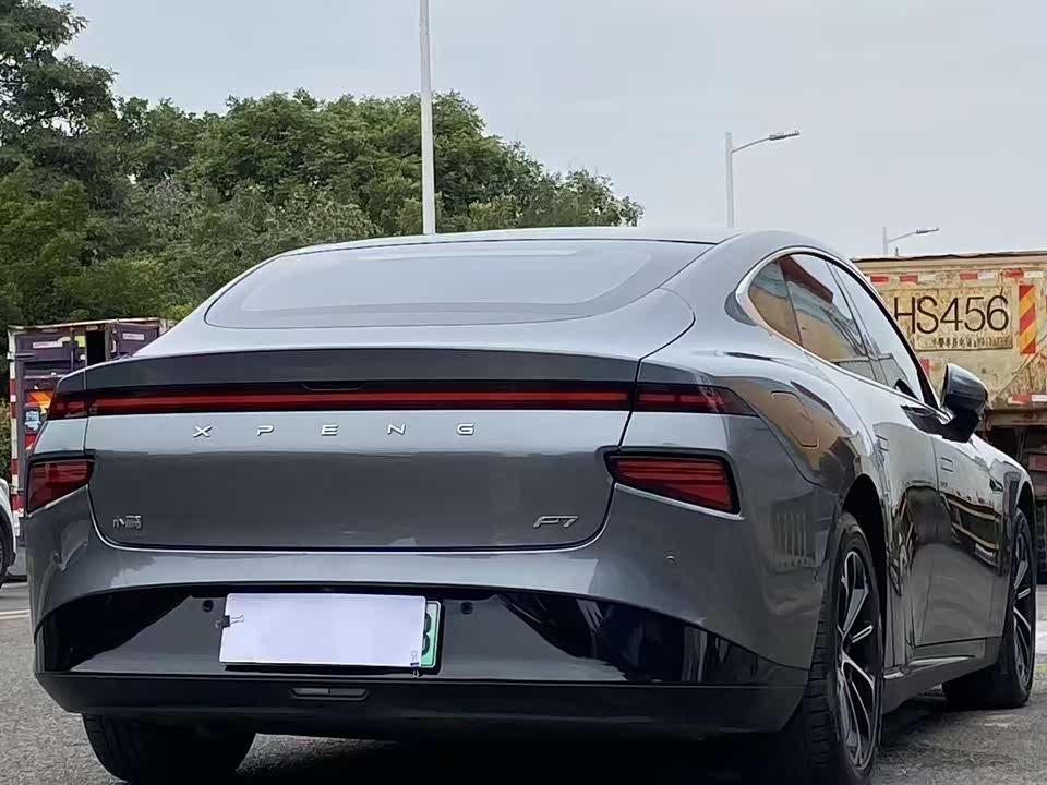 XPENG P7