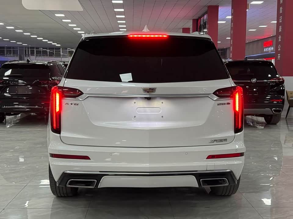 Cadillac XT6
