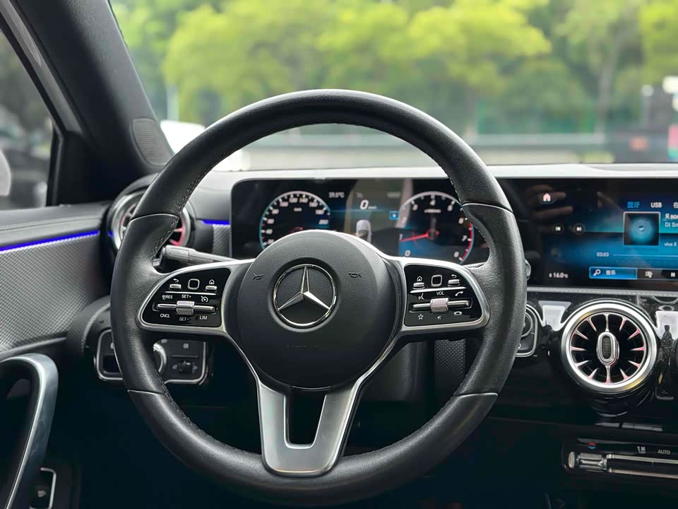 Mercedes-Benz Class A Mercedes-Benz Class A