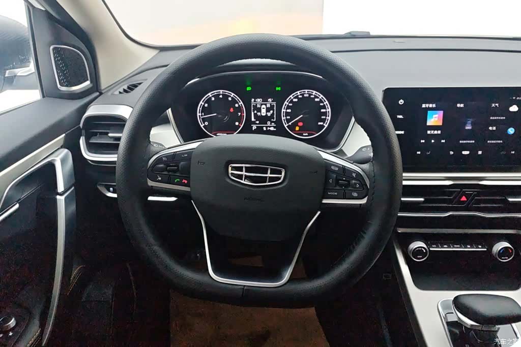Geely Coolray, 2025 15