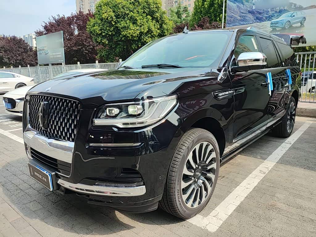Lincoln Navigator