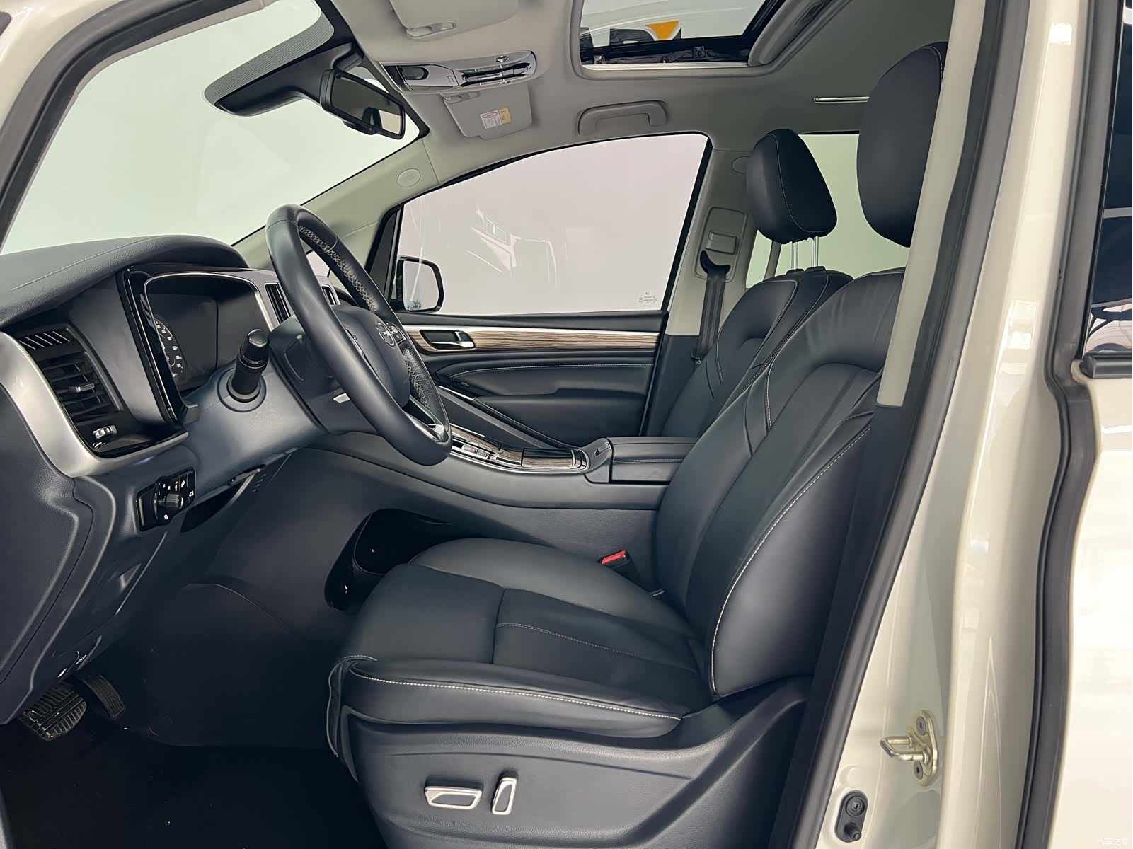 Trumpchi M8, 2022 8