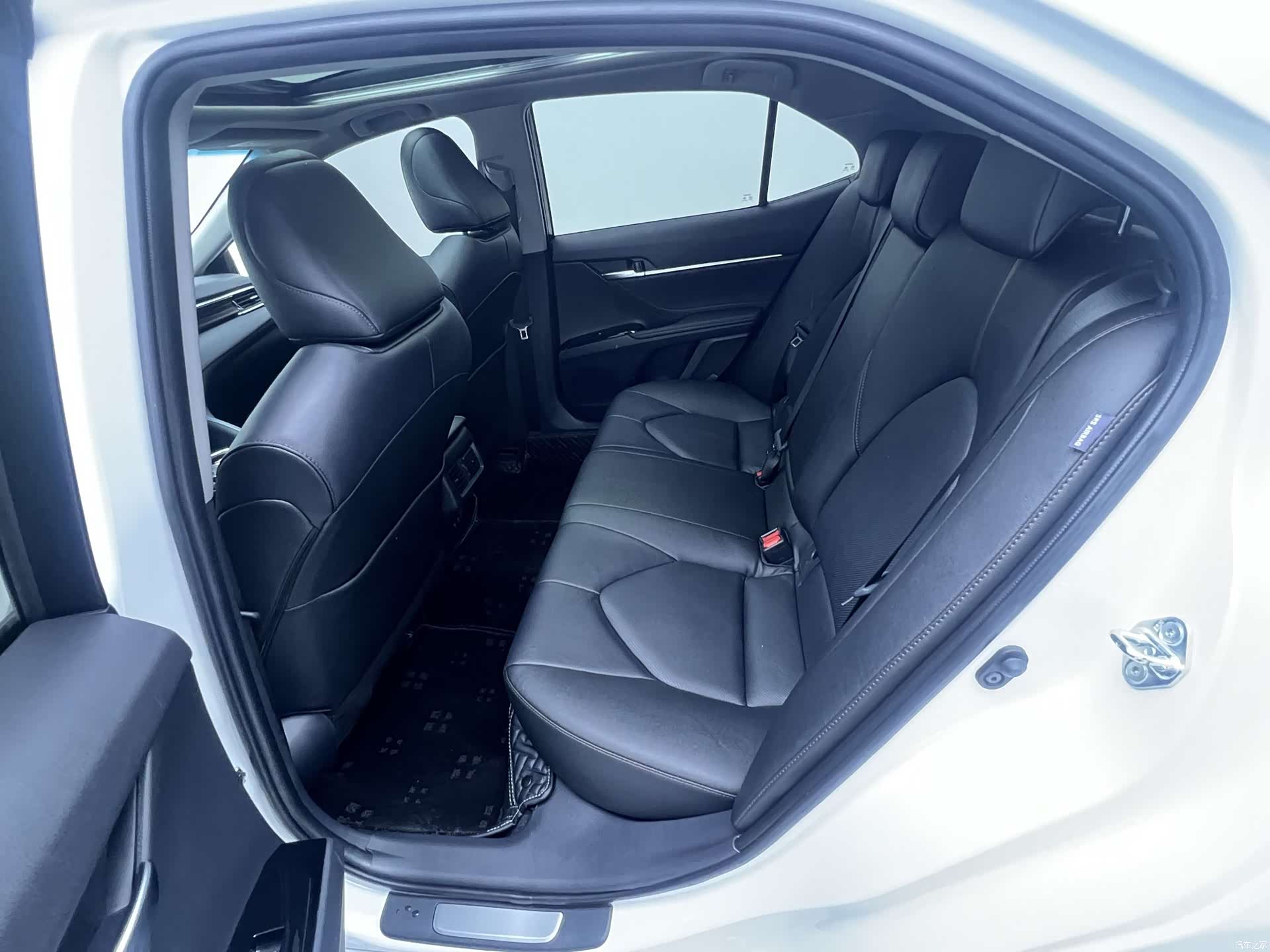 Toyota Camry, 2021 15
