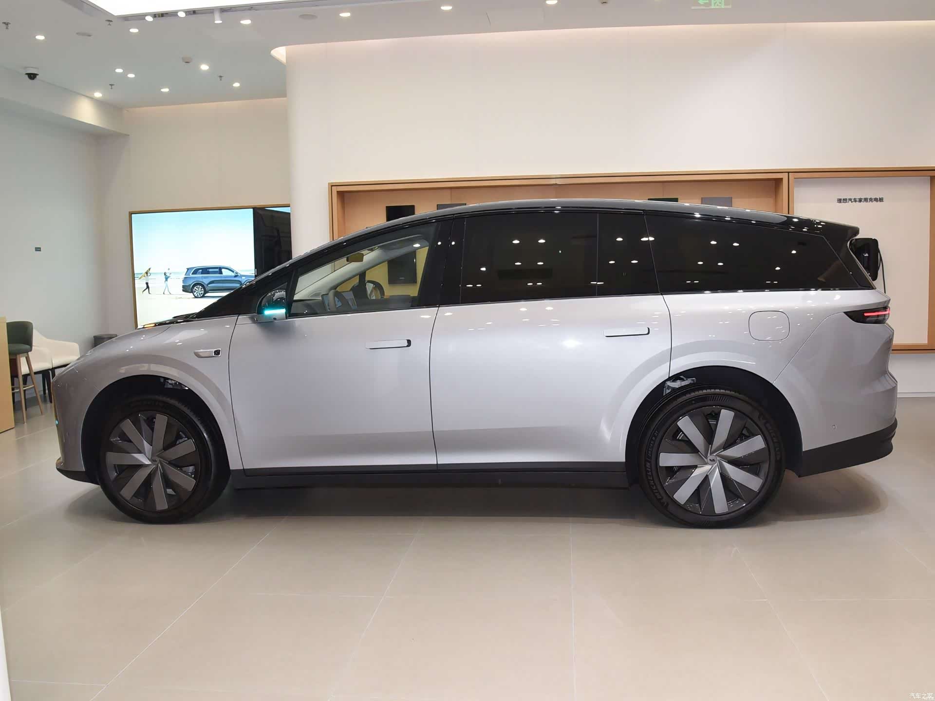 Li Auto i8, 2025 3