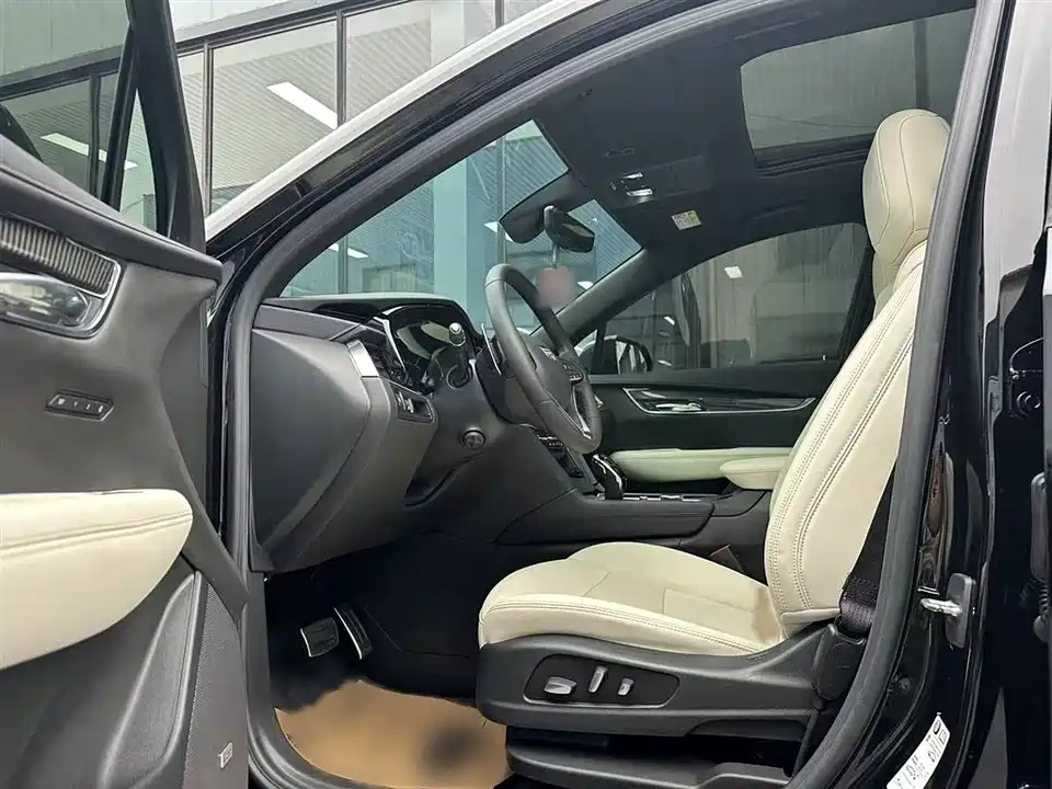 Cadillac XT6