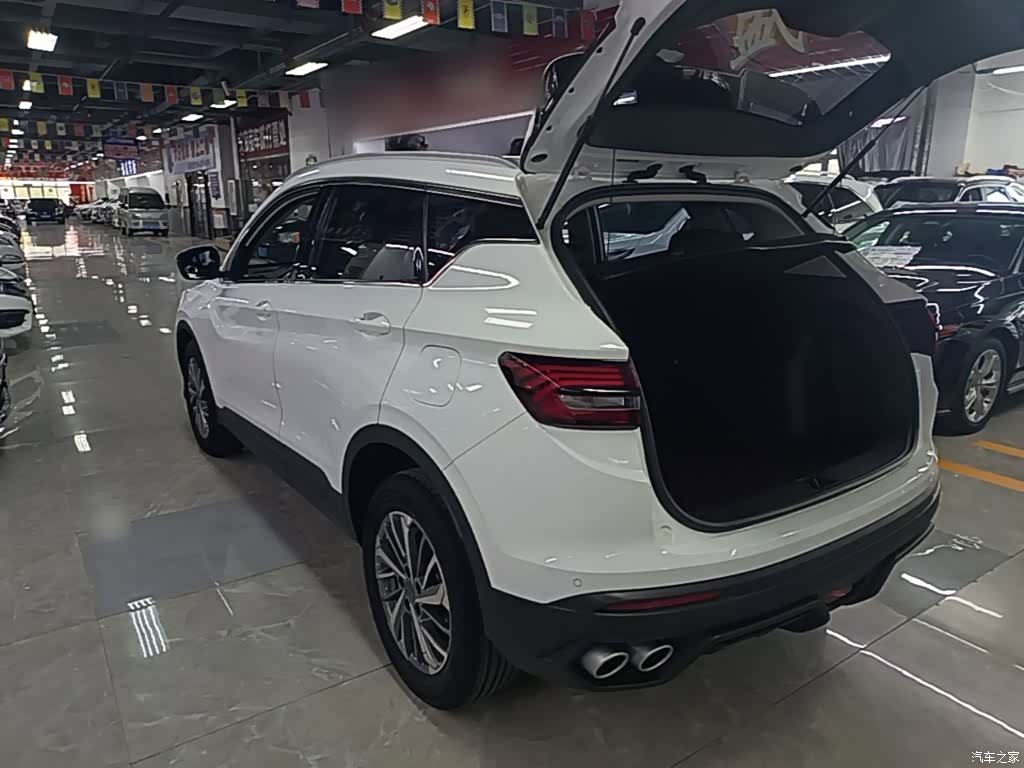 Geely Coolray, 2022 все фото