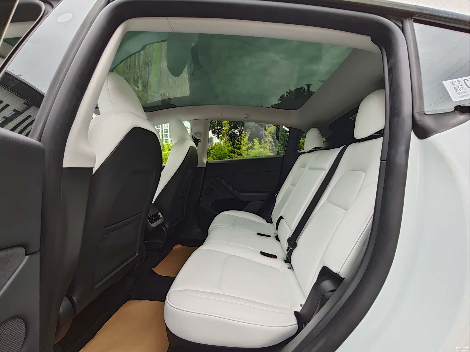 Tesla Model Y, 2024 16