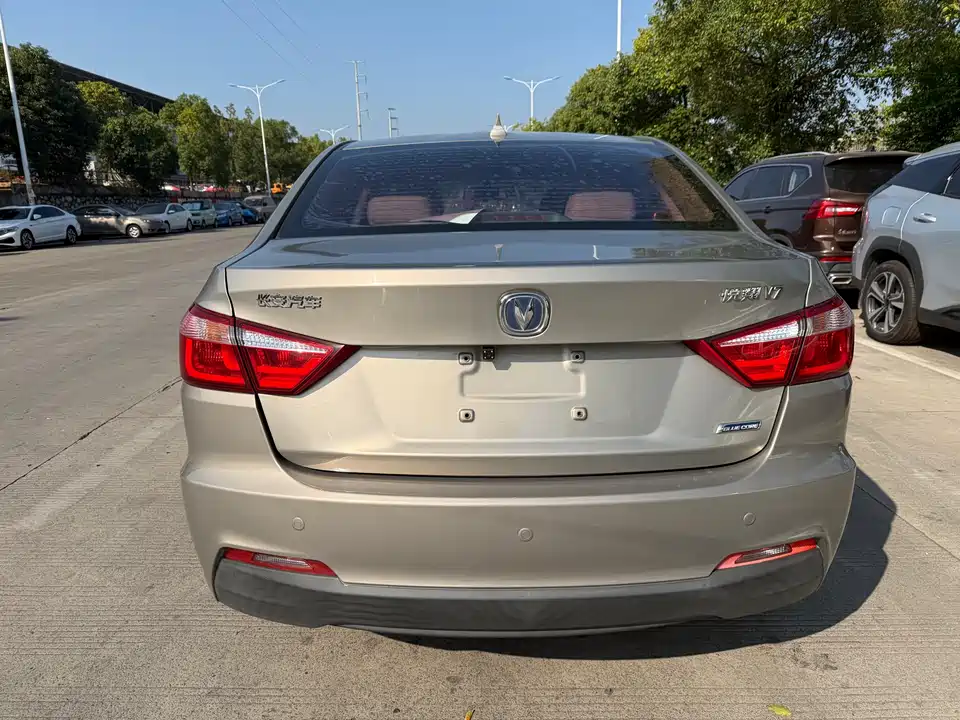 Changan Yuexiang V7