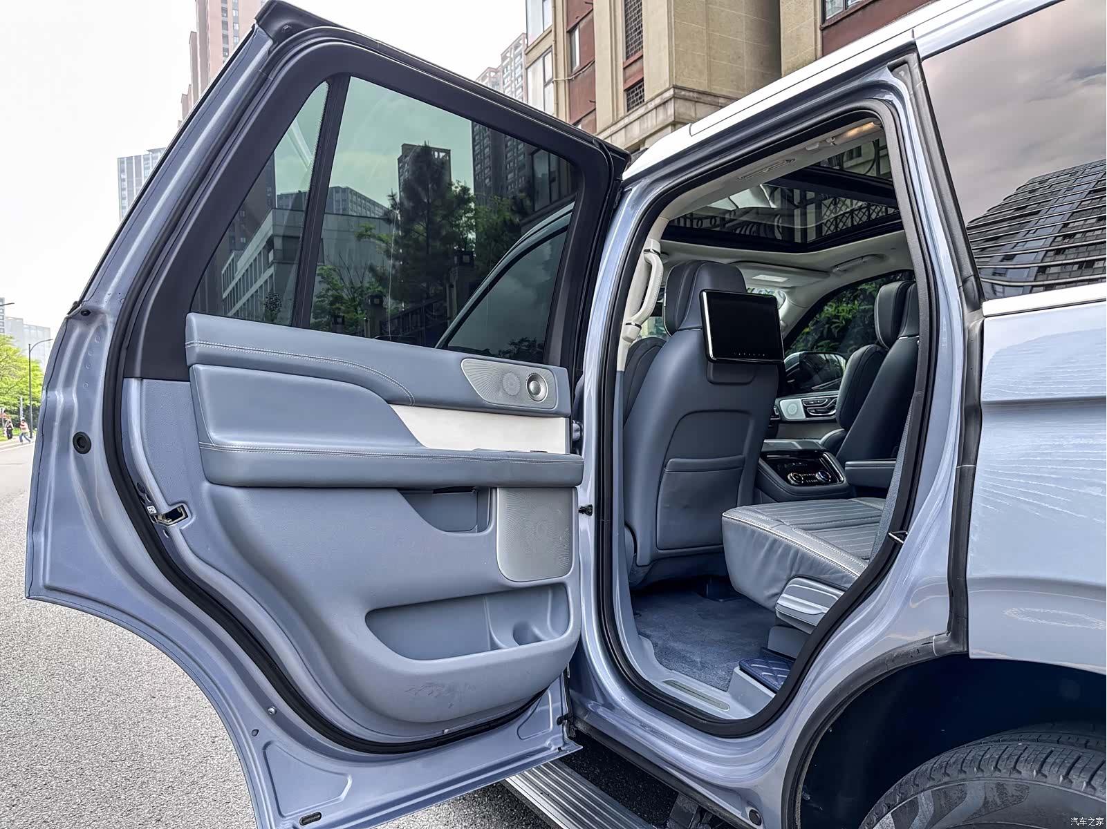 Lincoln Navigator, 2020 14