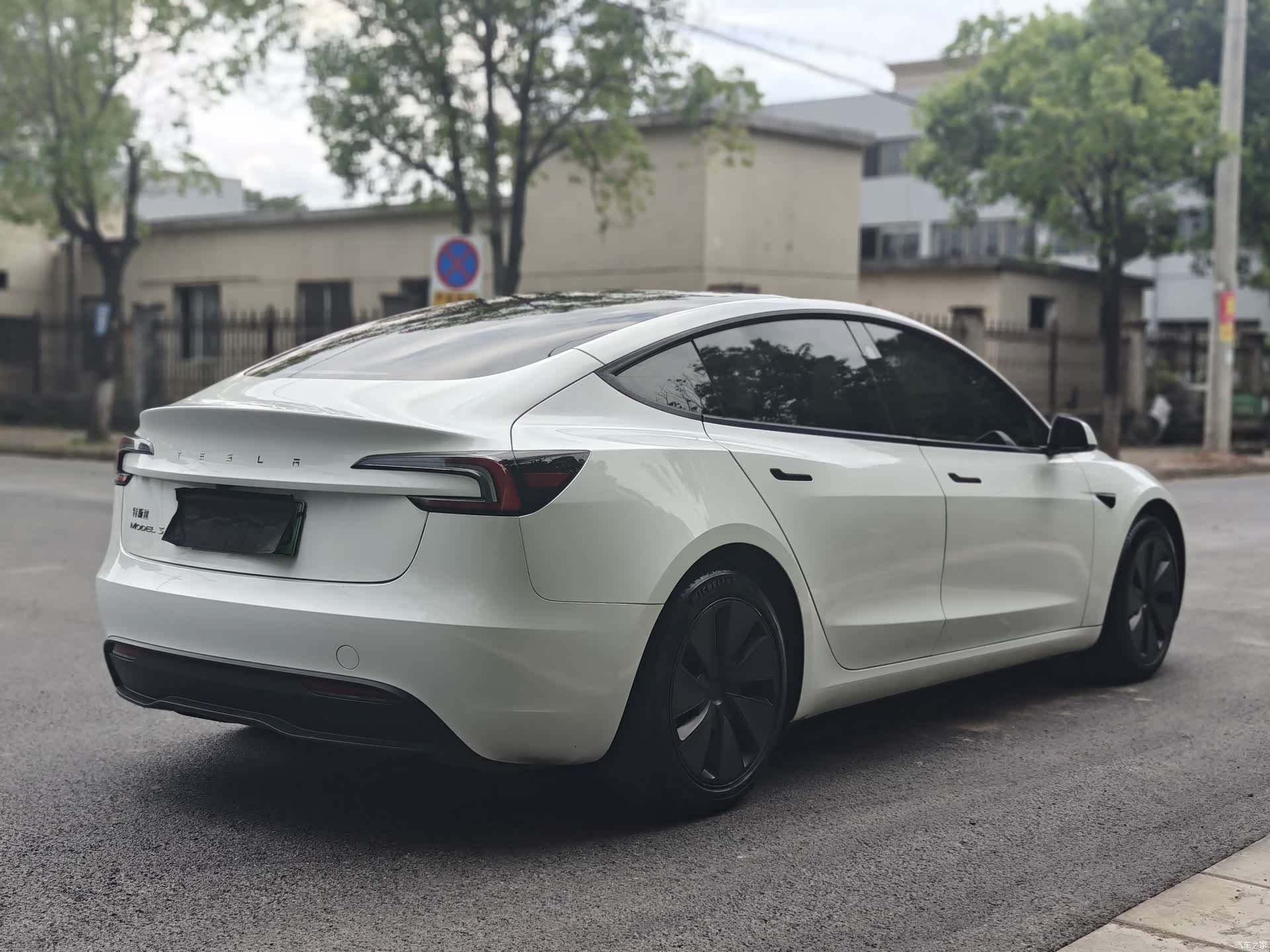 Tesla Model 3, 2024 11
