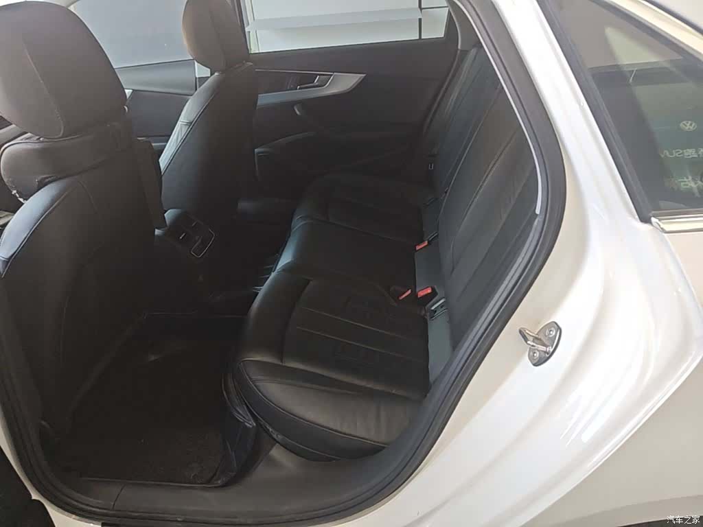 Audi A4L, 2018 24